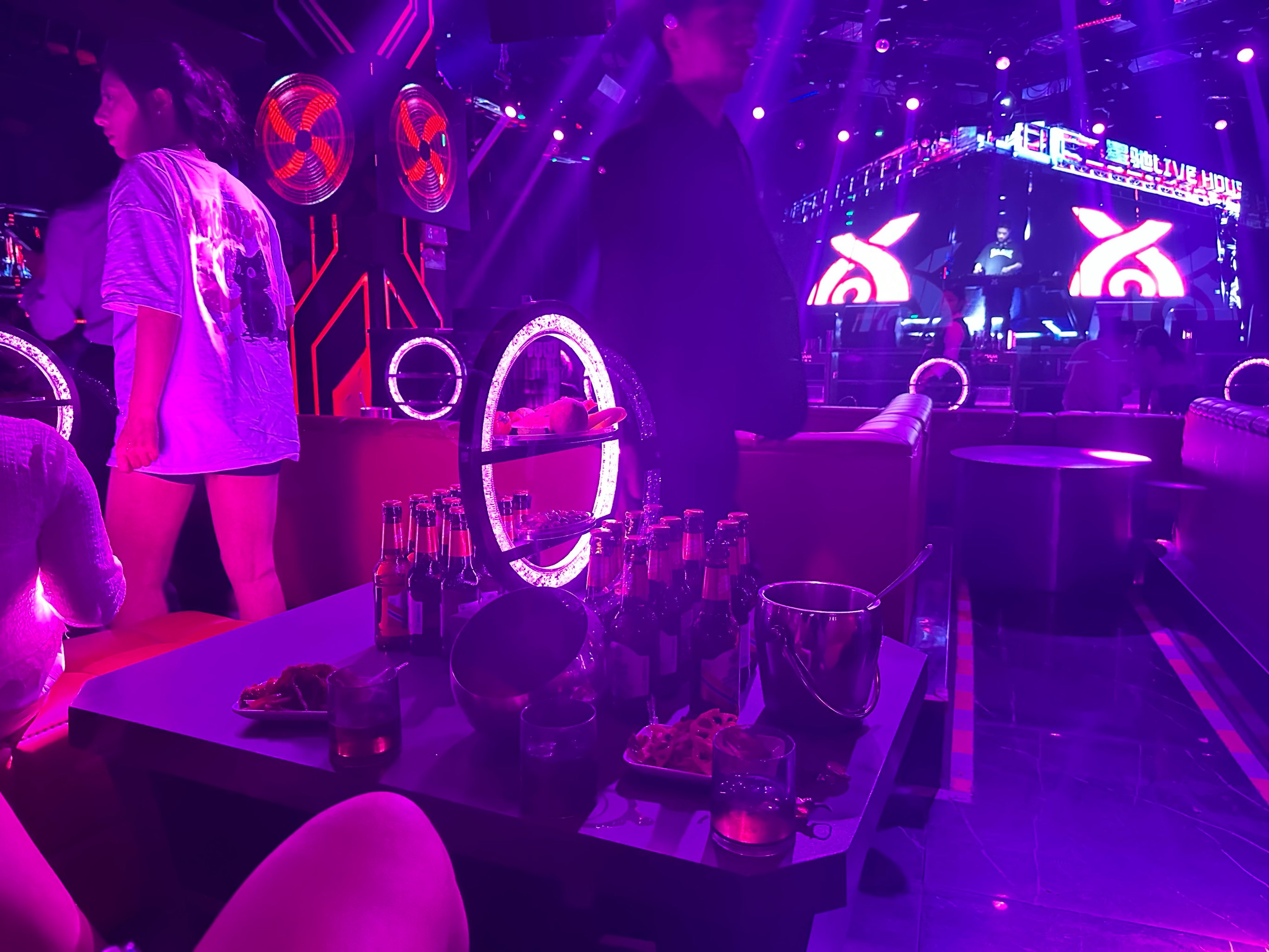 营口商务ktv组局需谨慎-站前区ktv预订